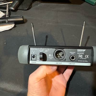 Shure Wireless Microphone (PGX2) & Shure Receiver (PGX4) PGX2 & PGX4 2005 - Black image 3