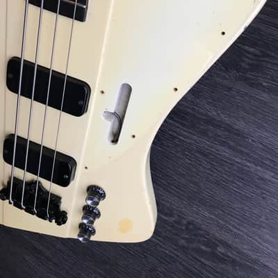 1989 Gibson Thunderbird white color image 25