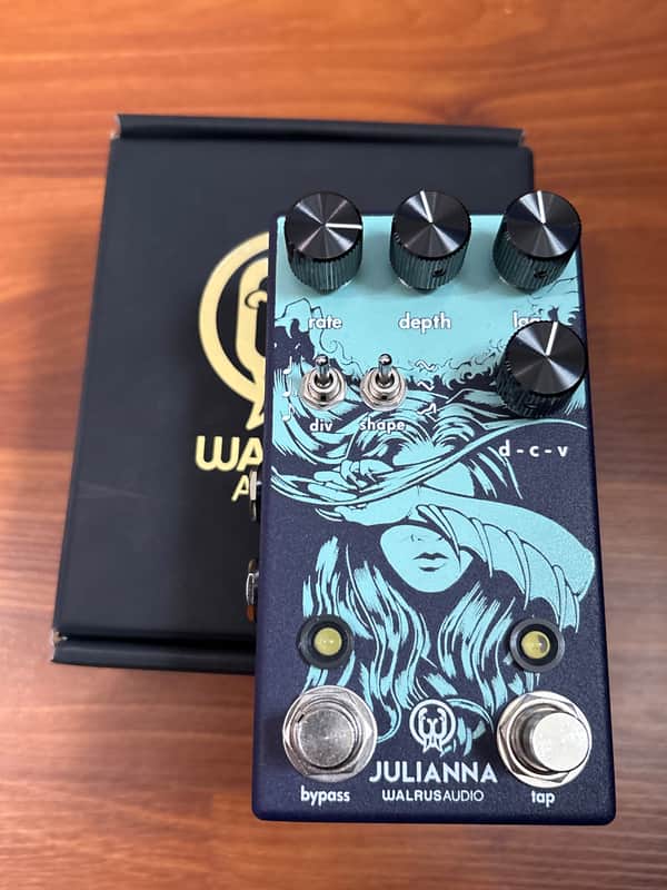 Walrus Audio Julianna Deluxe Chorus / Vibrato 2020 - Present - Blue image 1