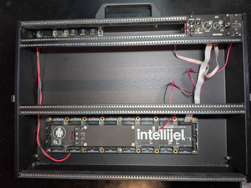 Intellijel 7U 84HP Stealth Black Powered Eurorack Synth Performance Case - Black image 1