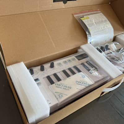 **LIKE NEW-IN BOX-ONE OWNER-Arturia KeyStep 37 MIDI Controller 2021 - 2025 - White image 11