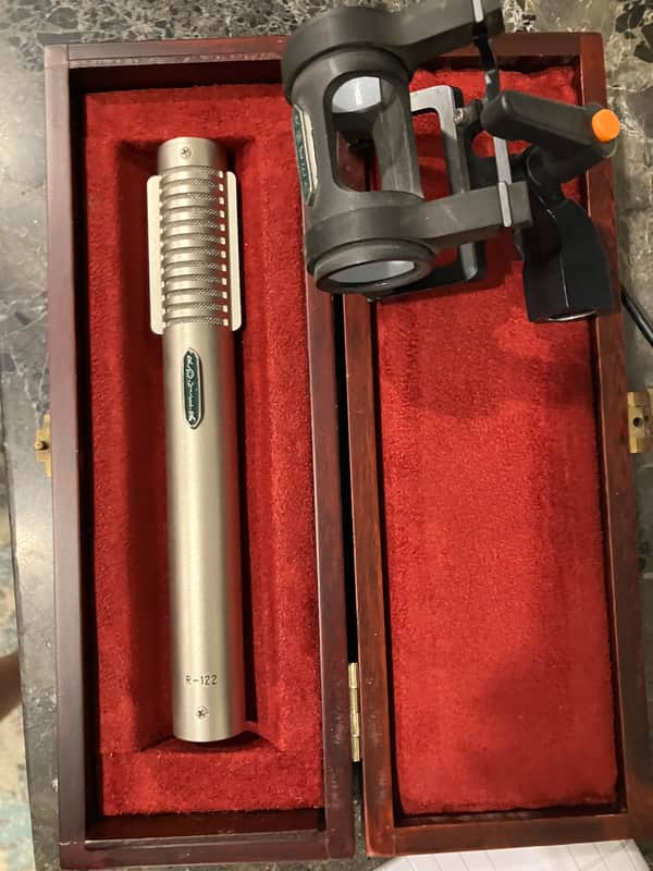 Royer R-122