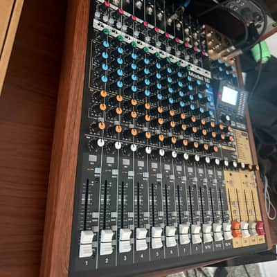 TASCAM Model 16 Multitrack Recorder / Mixer / Audio Interface 2019 - Present - Black with Wood Cheeks image 3