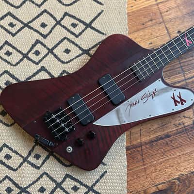 GIBSON THUNDERBIRD NIKKI SIXX SIGNATURE BLACKBIRD bass guitars for