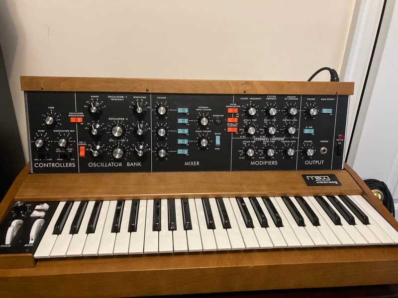 Moog Minimoog Model D Reissue 44-Key Monophonic Synthesizer (2016) 2016 - 2017 - Black / Wood image 1