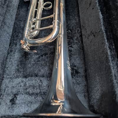 Yamaha YTR-8345G Custom Xeno Bb Trumpet Mint Condition - Played just a few times! 2012 - Large Bore / Gold Brass Bell image 4