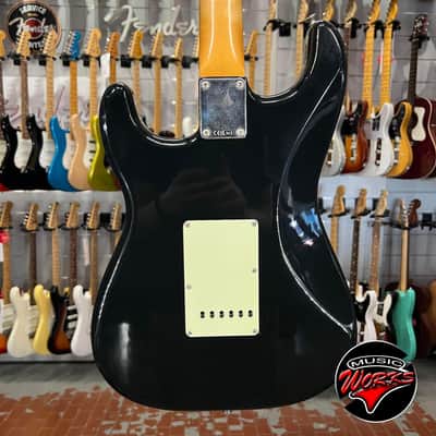 Fender Vintera Ii Limited Road Worn Stratocaster Black image 6