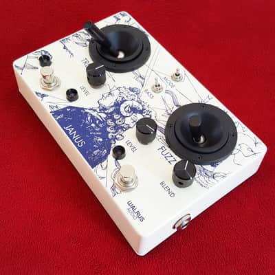 Walrus Audio Janus Tremolo / Fuzz 2012 - Present - White image 9