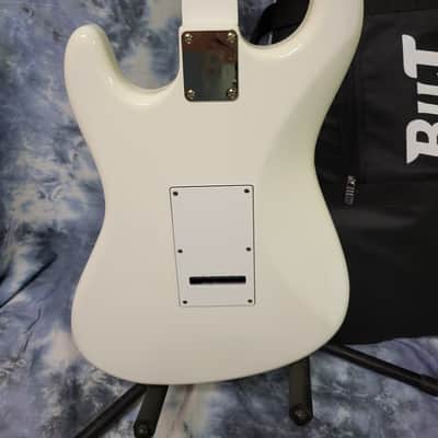 Video Demo 2021 Mint BiLT White Red Blue Stripe MERC Model Lindy Fralin Blues Pickups Trem Custom Design Pro Setup BiLT Gigbag image 13