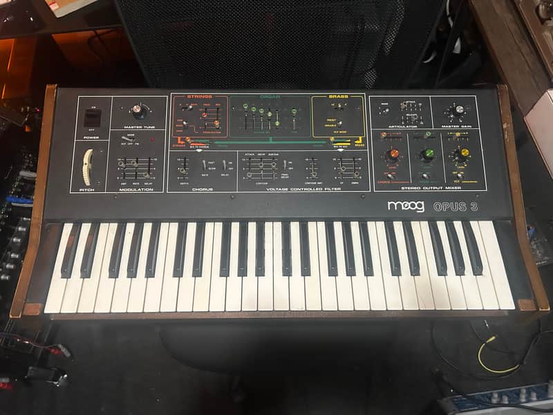 Moog Opus 3