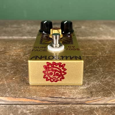 Analogman Sun Face CV7005 Germanium Fuzz with Sun Dial Knob - Gold image 6