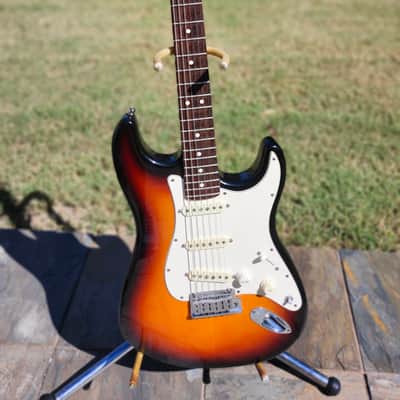 1994 Fender 40th Anniversary Stratocaster with Maple Fretboard Brown Sunburst image 2