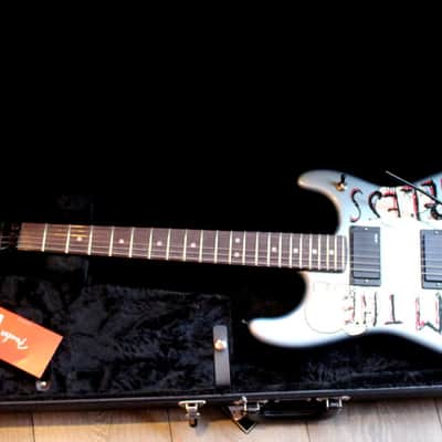 FENDER "Tom Morello "Arm The Homeless", Rosewood Fingerboard, Blue Ice Metallic, Deluxe Black Hardshell" image 13