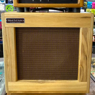 KHE Audio | ASX 8 | Guitar Amplifier Speaker Cabinet Switcher