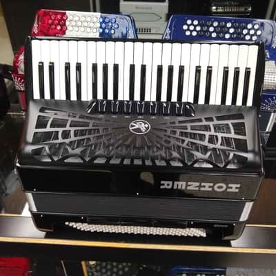 Hohner Bravo III 120 Bass Piano Accordion Black image 2