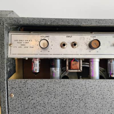 Silvertone Model 1481 - 5-Watt 1x8 Guitar Combo - 1963 - 1968 - Diamond Cut Speaker Hole - Gray Leatherette - Local Pickup Only image 11
