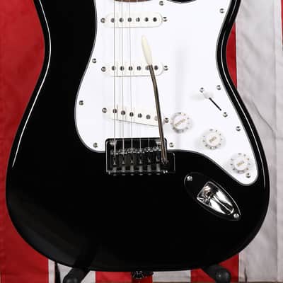 Squier Affinity Stratocaster Pack with Mustang Micro Amp - Black image 3
