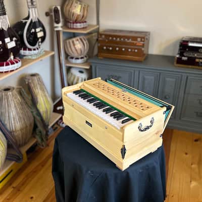 Aarohi S39 Harmonium image 2