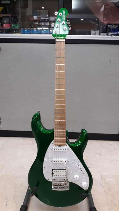 MUSIC MAN SILHOUETTE SPECIAL HSS EMERALD GREEN SPARKLE MN LIMITED EDITION image 1