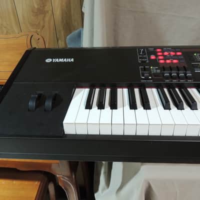 Yamaha S70XS 76 key Stage piano/Synth, Local Pickup only. [Three Wave Music] image 3