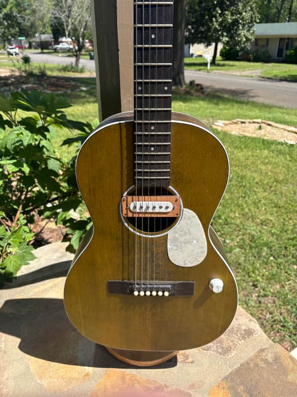 07-01 Aria 131 Parlor Rubber Bridge Guitar w/ Flats (2020s - Green) image 1