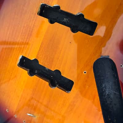 Squier Jazz bass body - Sunburst image 2
