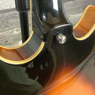 Washburn HB-30 Semi-Hollow Electric Guitar Sunburst image 10