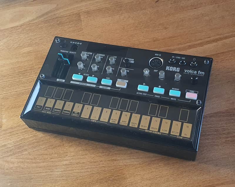 Korg Volca FM Digital FM Synthesizer/Sequencer