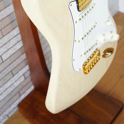 Fender American Custom Shop Stratocaster® NOS, 2A Flame Maple Fingerboard, Honey Blonde image 8