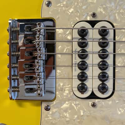 Fender Tom DeLonge Stratocaster Original 2002 - 2003 - Graffiti Yellow image 15