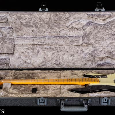 Fender American Professional II Precision Bass Maple Fingerboard Black (679) image 7