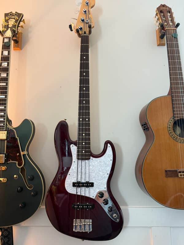 Fender Standard Jazz Bass