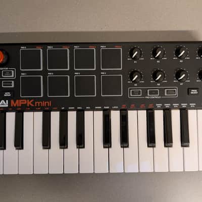 Akai MPK Mini Mk2 25-Key MIDI Controller 2012 - 2014 - Black image 3