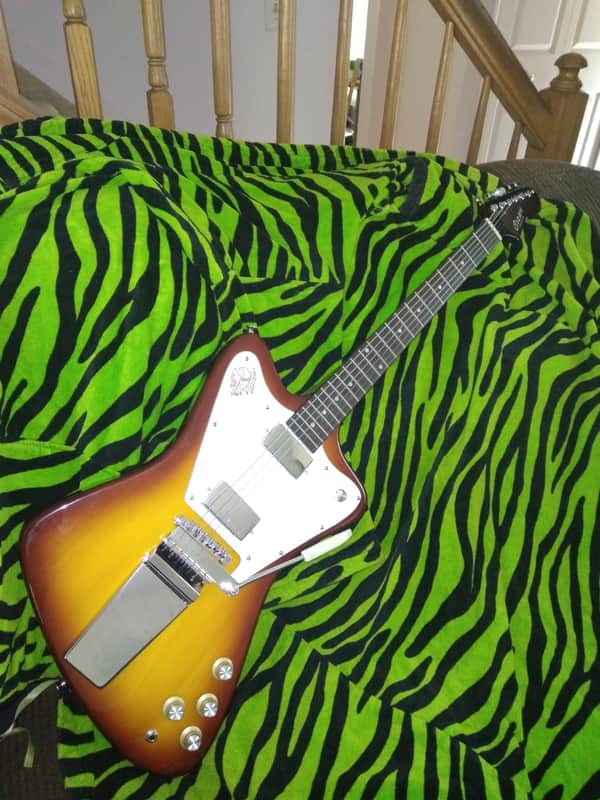 Cozart Firebird Style 2000's - Honeyburst Cozart Firebird-Style Killer Player in Beautiful Honeyburst, Pro Setup, Gigbag image 1