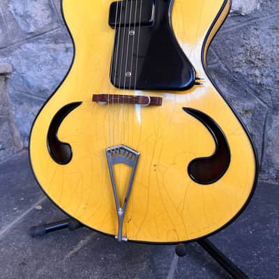 Spectacular 1950s Italian Wandre Framez Piper – Rare Yellow Crackle with Wood Neck image 2