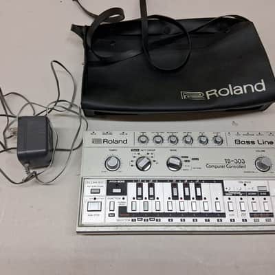Roland TB-303 Acid Bassline Synthesizer w/Carrying Case
