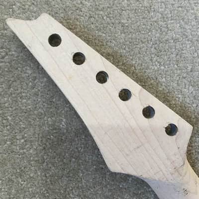 Ibanez Guitar Short Scale Maple Neck, 24 Frets Fingerboard image 4