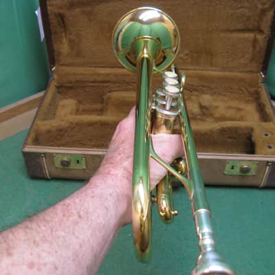 Yamaha YTR232 Trumpet - Reconditioned - Oversized Case & Yamaha 11 MP image 15