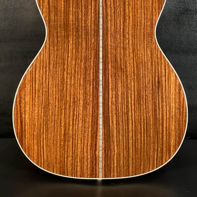 Martin 000-28 2025 - Sunburst image 4