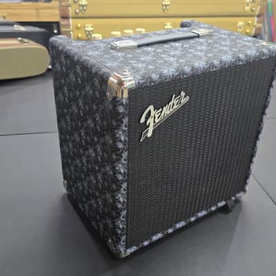 Fender Rumble 25 - 25-Watt 1x8" Bass Combo image 1