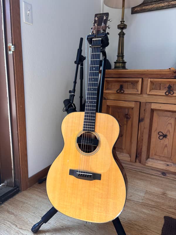 Martin Standard Series 000-18