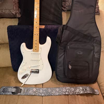Fender LEFT HANDED Stratocaster Player MIM - Polar White image 2