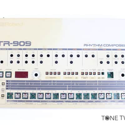 Roland TR-909 Rhythm Composer Drum Machine BAD SHAPE For Parts / Repair READ 1st