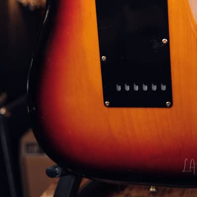 1993 Fender Japan ST-62G Stratocaster – Fujigen Era – Gold Hardware in 3-Tone Sunburst! image 9