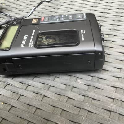 Aiwa Digital audio tape / DAT /. HD - S200 / portable walkman