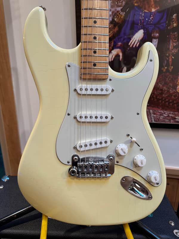 2025 G&L USA Custom Shop Icon Inspired Jimi Hendrix Legacy in Vintage White light Relic, reverse headstock, SSL2 pickups with Custom Shop Deluxe Gig Big! image 1