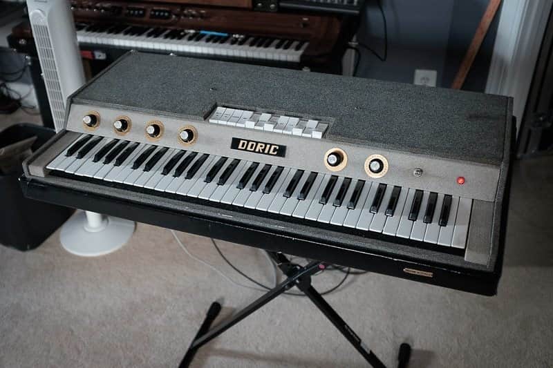 Doric vintage Italian transistor organ 1960s image 1
