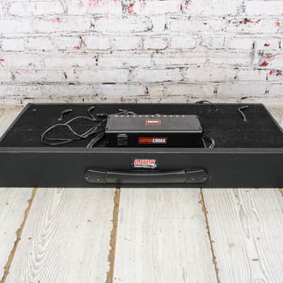 Gator - Large Pedalboard w/POWER-12 PSU & Bag - USED image 4