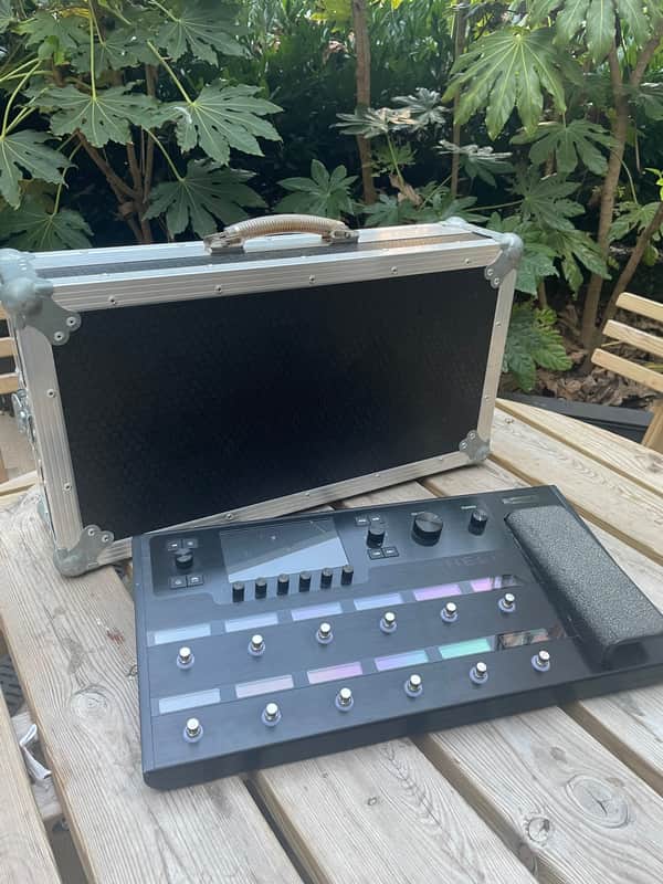 Line 6 Helix Floor with Flightcase image 1