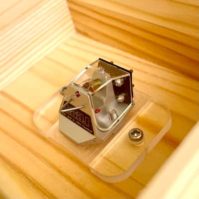 Rega Apheta 2 Low Output MC Phono Cartridge, Anodized aluminum body, Vital profile nude diamond Stylus on Aluminum Cantilever image 6